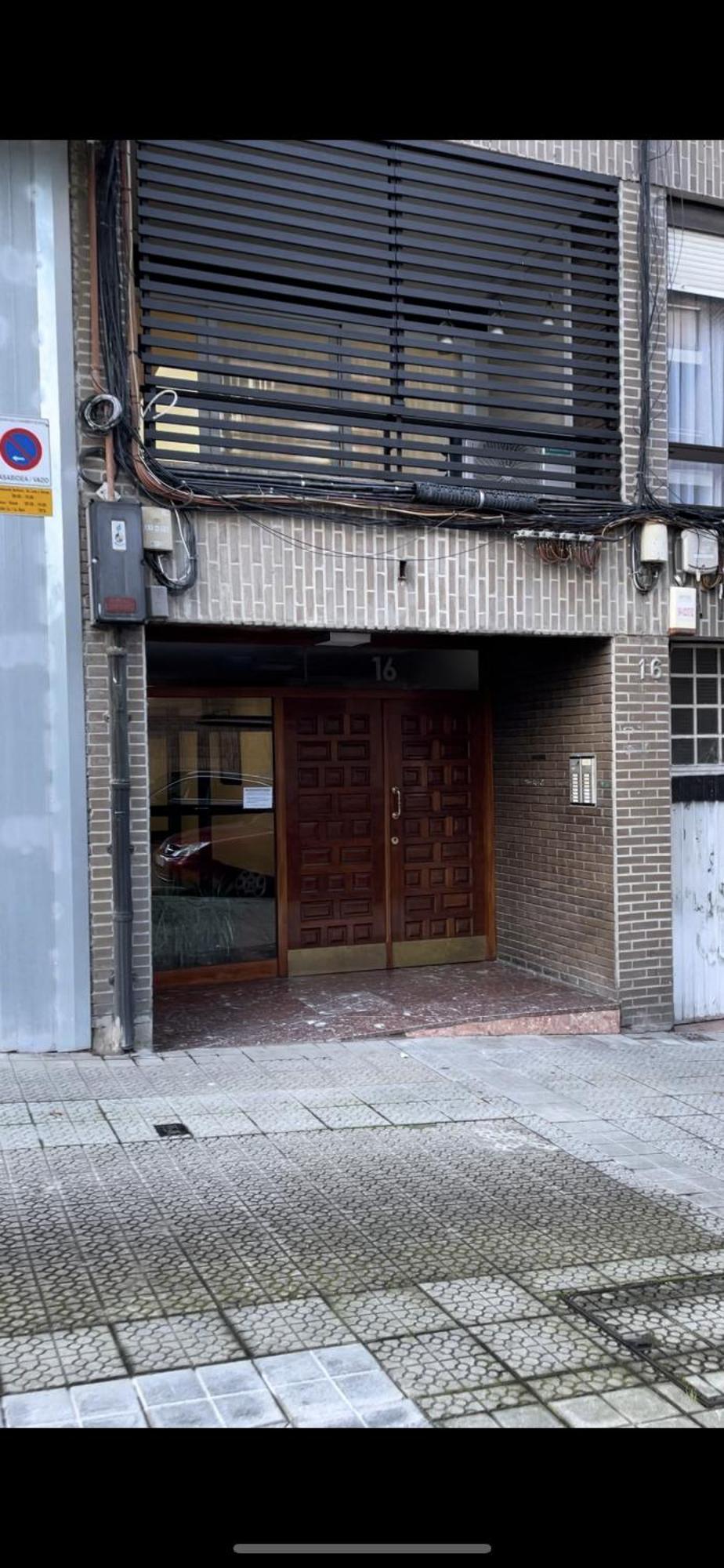 En Con Garaje Appartamento Bilbao